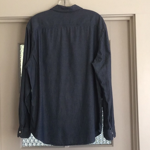 Levi’s Classic Men’s Button Up Indigo Shirt - Picture 2 of 9